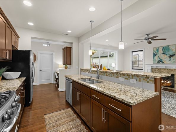 1576 14th Place NE, Issaquah WA 98029