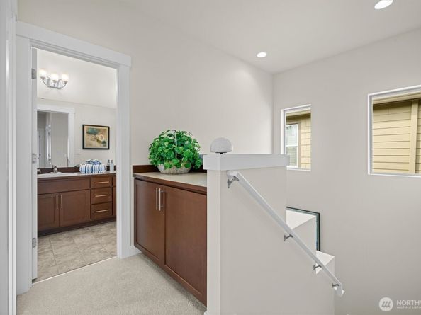 1576 14th Place NE, Issaquah WA 98029