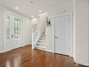 1576 14th Place NE, Issaquah WA 98029