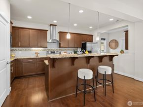 1576 14th Place NE, Issaquah WA 98029
