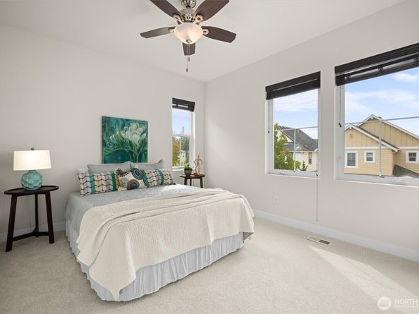 1576 14th Place NE, Issaquah WA 98029