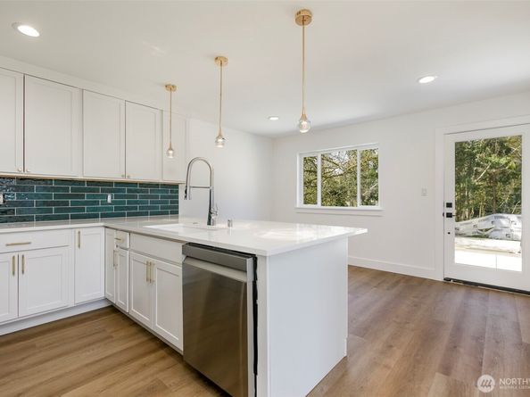9253 6th Avenue NW, Seattle WA 98117