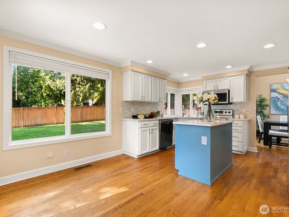 2427 233rd Place NE, Sammamish WA 98074