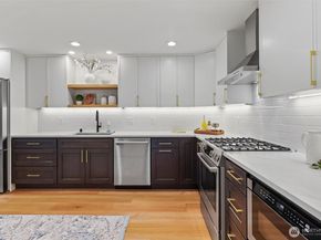 16551 NE 27th Street, Bellevue WA 98008