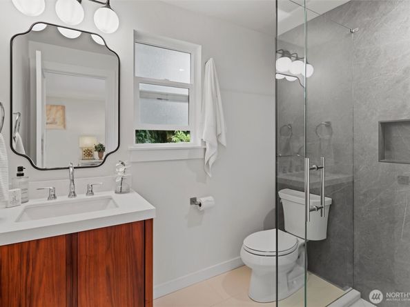 16551 NE 27th Street, Bellevue WA 98008