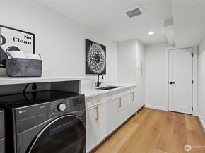 16551 NE 27th Street, Bellevue WA 98008