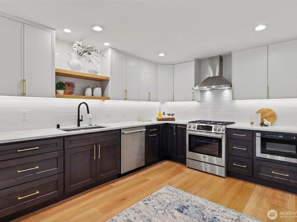 16551 NE 27th Street, Bellevue WA 98008