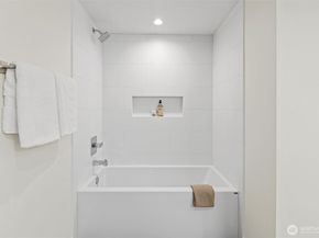 16551 NE 27th Street, Bellevue WA 98008