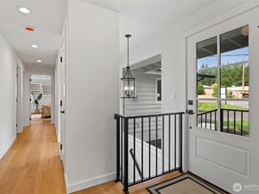 16551 NE 27th Street, Bellevue WA 98008