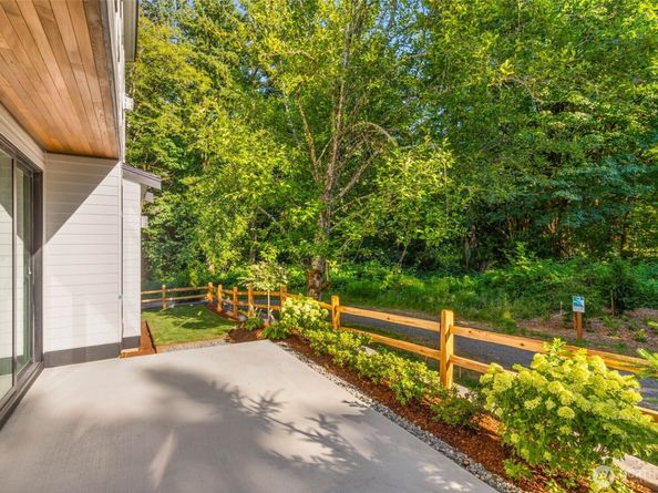21033 SE 80th Street, Issaquah WA 98027