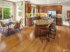 27519 SE 28th Place, Sammamish WA 98075