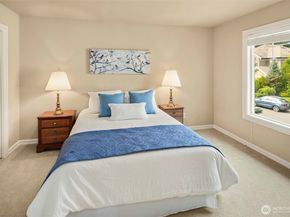 27519 SE 28th Place, Sammamish WA 98075