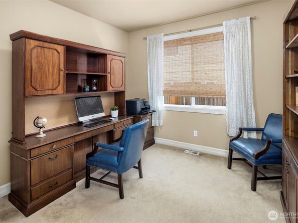 27519 SE 28th Place, Sammamish WA 98075