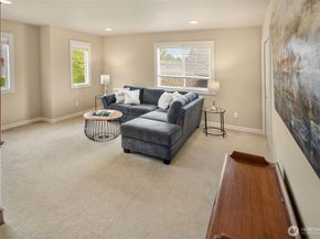 27519 SE 28th Place, Sammamish WA 98075