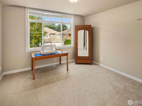 27519 SE 28th Place, Sammamish WA 98075