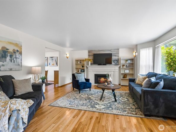 2210 N 184th Street, Shoreline WA 98133