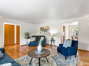 2210 N 184th Street, Shoreline WA 98133