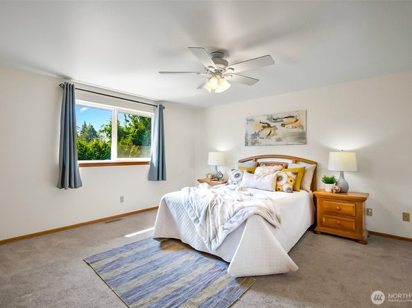 2210 N 184th Street, Shoreline WA 98133