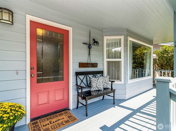 2210 N 184th Street, Shoreline WA 98133