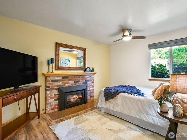 2210 N 184th Street, Shoreline WA 98133