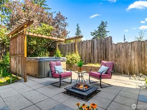 2210 N 184th Street, Shoreline WA 98133
