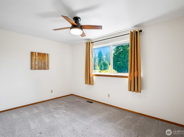 2210 N 184th Street, Shoreline WA 98133