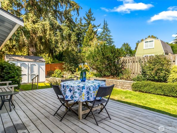 2210 N 184th Street, Shoreline WA 98133