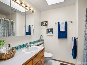 2210 N 184th Street, Shoreline WA 98133