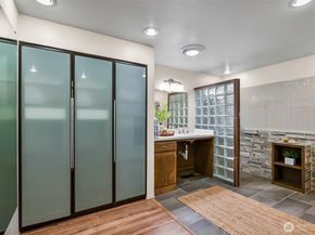 2210 N 184th Street, Shoreline WA 98133