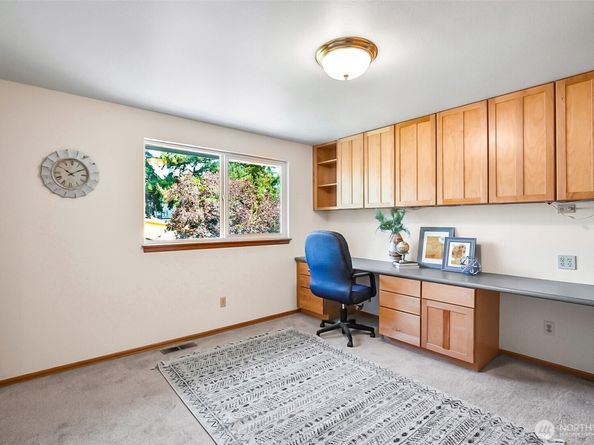 2210 N 184th Street, Shoreline WA 98133