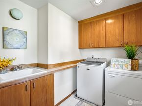 2210 N 184th Street, Shoreline WA 98133
