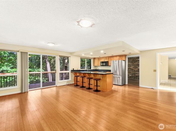 15604 SE 42nd Place, Bellevue WA 98006