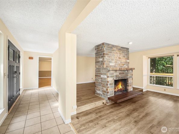 15604 SE 42nd Place, Bellevue WA 98006