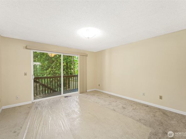 15604 SE 42nd Place, Bellevue WA 98006