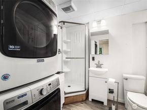 15604 SE 42nd Place, Bellevue WA 98006