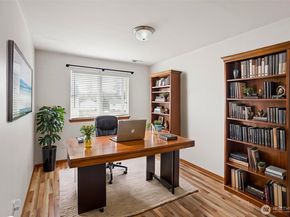 209 NE Miramar Circle, Bremerton WA 98311