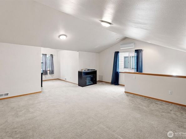 209 NE Miramar Circle, Bremerton WA 98311