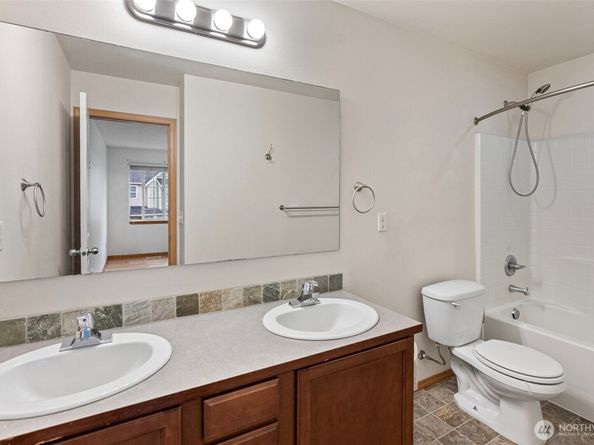 209 NE Miramar Circle, Bremerton WA 98311