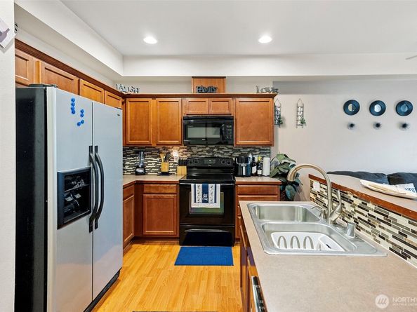 209 NE Miramar Circle, Bremerton WA 98311