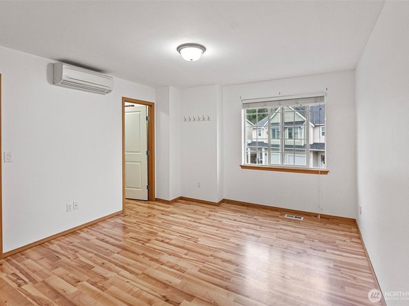 209 NE Miramar Circle, Bremerton WA 98311