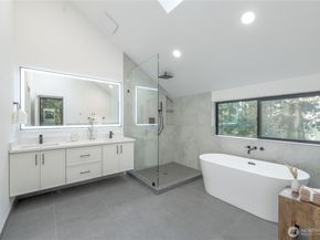 24926 SE Mirrormont Boulevard, Issaquah WA 98027