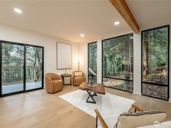 24926 SE Mirrormont Boulevard, Issaquah WA 98027