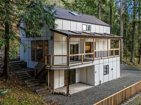 24926 SE Mirrormont Boulevard, Issaquah WA 98027