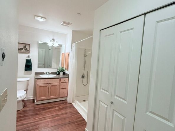 300 High School Road NE 203, Bainbridge Island WA 98110