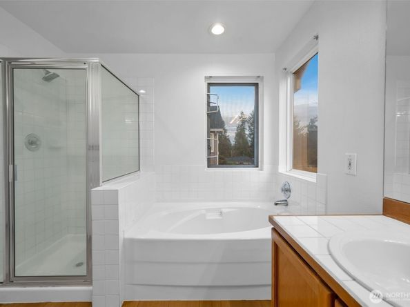 820 Grimes Road, Bothell WA 98012