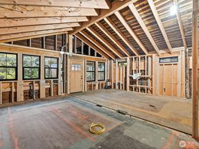 2212 N 46th Street, Seattle WA 98103