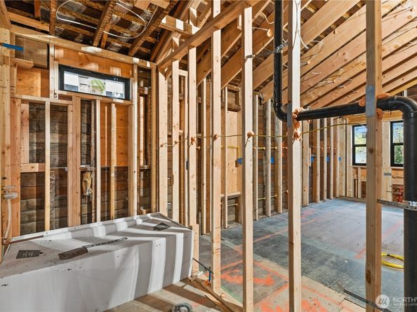 2212 N 46th Street, Seattle WA 98103