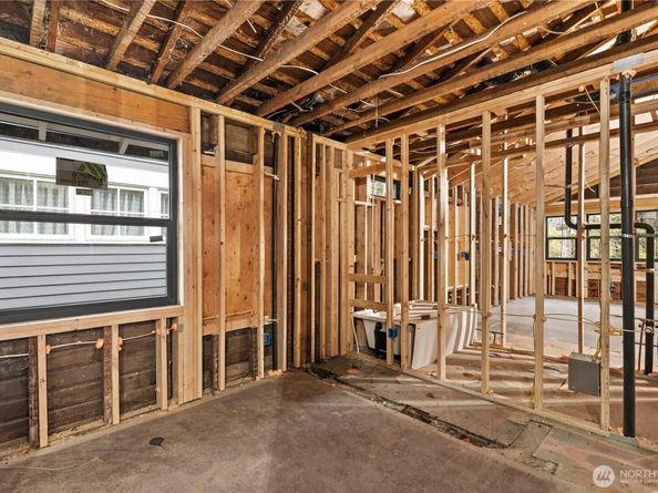 2212 N 46th Street, Seattle WA 98103