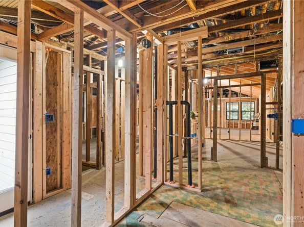 2212 N 46th Street, Seattle WA 98103