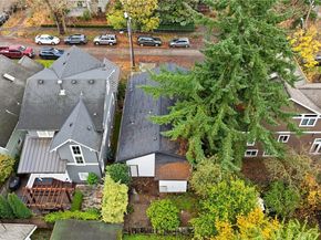 2212 N 46th Street, Seattle WA 98103